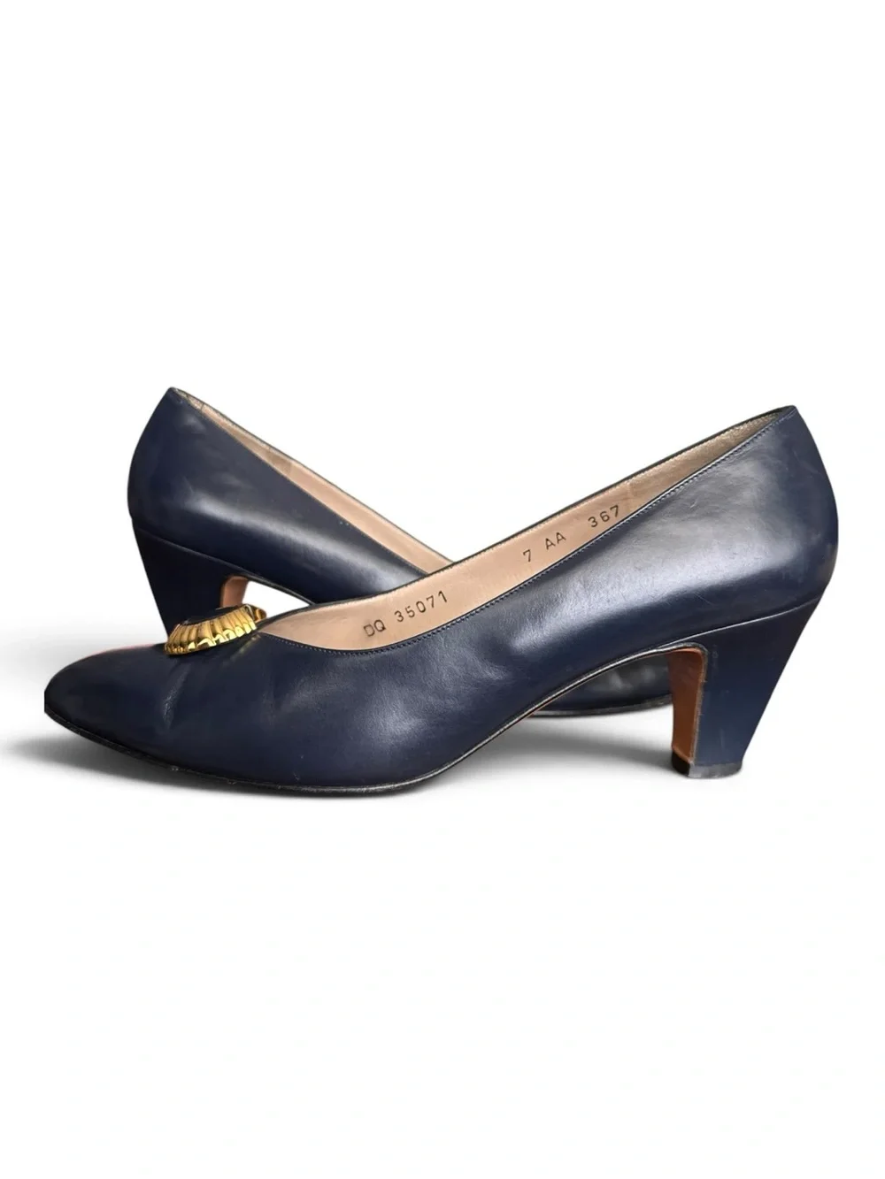 Vintage 70s Salvatore Ferragamo Navy Leather Gold Medallion Pumps 7 AA